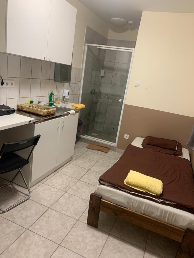 Center Panzio Apartment Vecses Luaran gambar